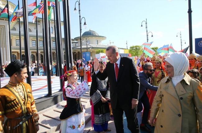 Cumhurbaşkanı Erdoğan dünya çocuklarıyla bir araya geldi
